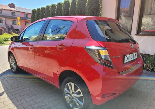 Toyota Yaris cena 39999 przebieg: 128568, rok produkcji 2014 z Warszawa małe 596